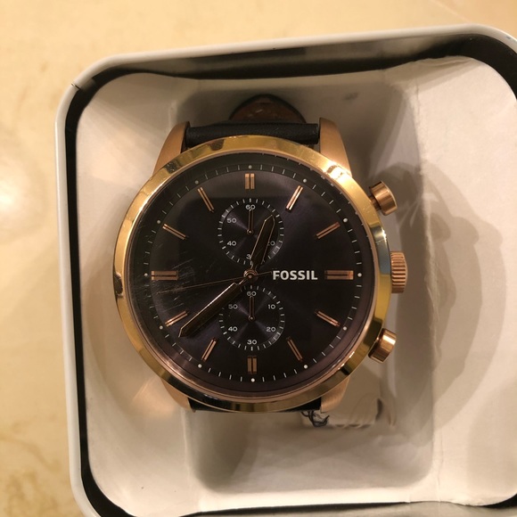 Black and Rose Gold Fossil Watch - Picture 2 of 4
